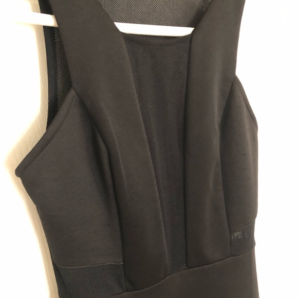 Little black dress 🔥 - Picture 3 of 5